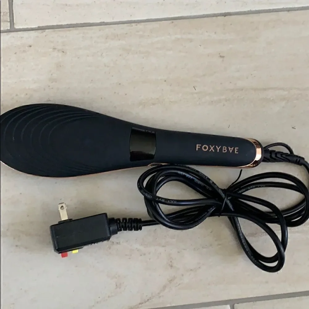 Foxybae  ROSE GOLD STRAIGHTENING BRUSH